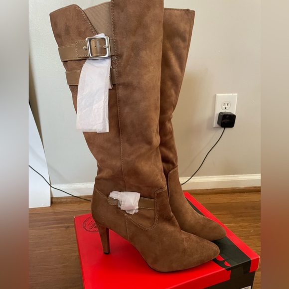 Womens heeled boots - Picture 1 of 3